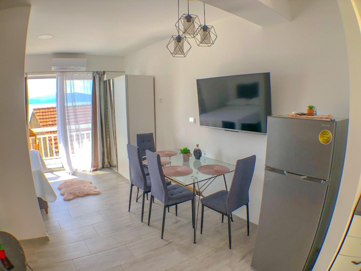 Apartments By The Sea Gradac, Makarska - 13181 格拉达茨 外观 照片