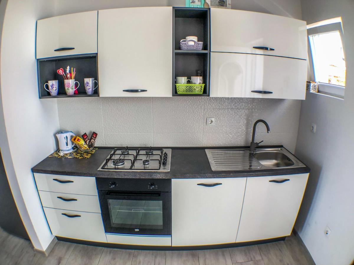 Apartments By The Sea Gradac, Makarska - 13181 格拉达茨 外观 照片